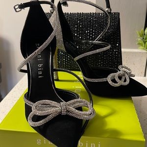 Diamond Studded Black Shoe